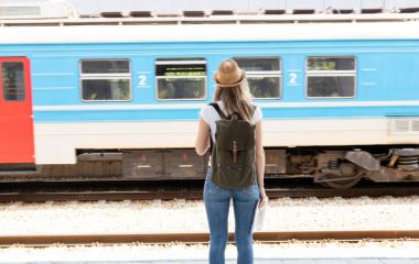 Купити залізничні квитки просто: Укрзалізниця, розклад потягів та сервіс