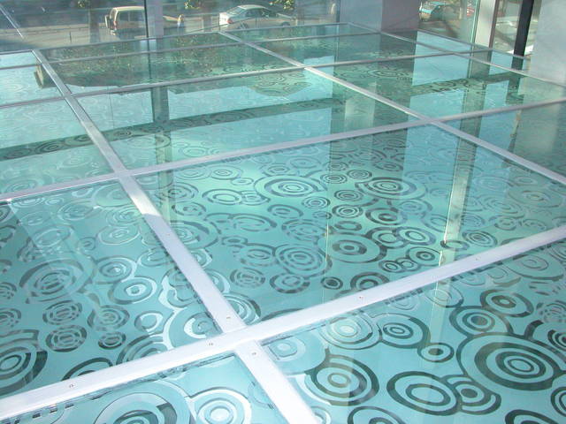 обработанное стекло